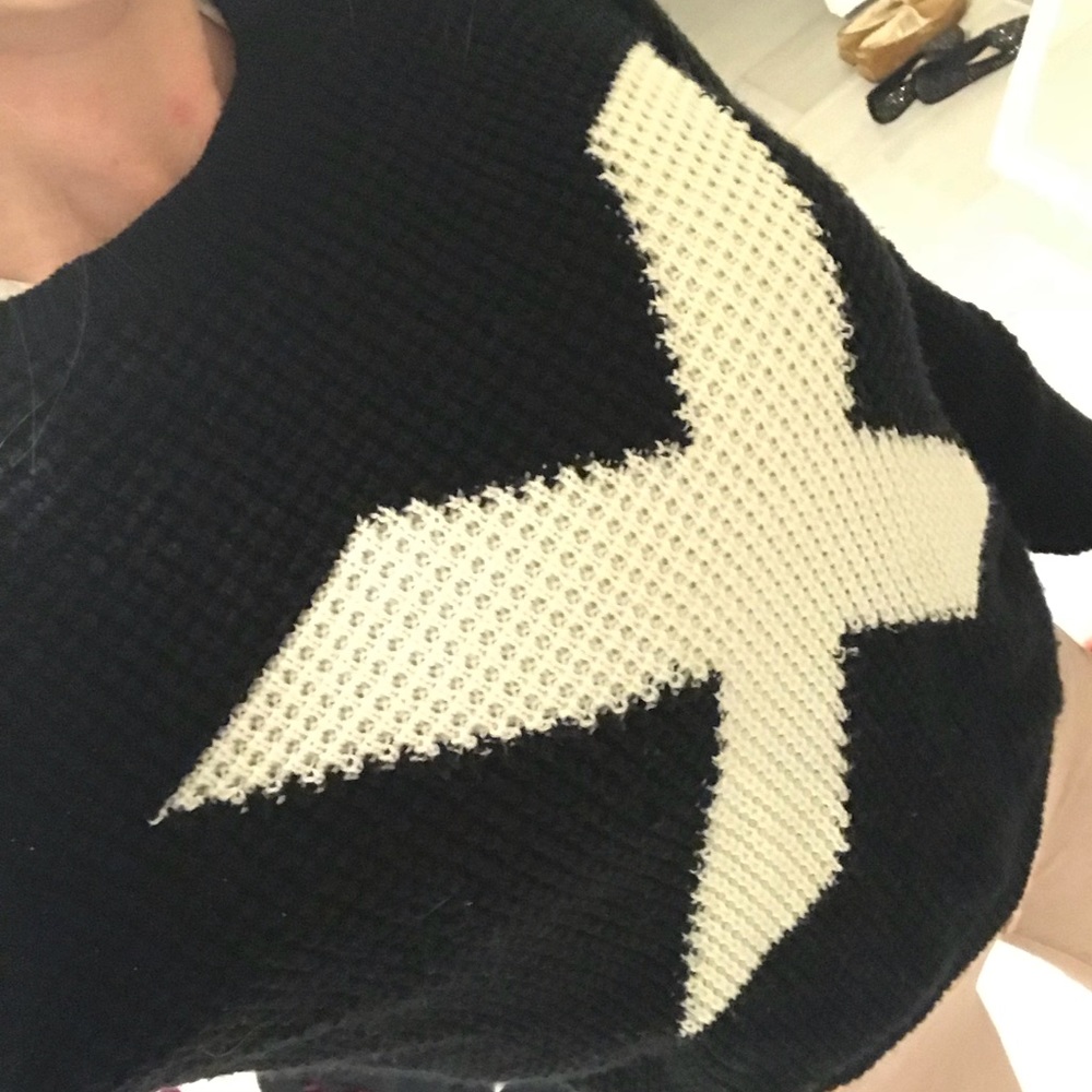 Small Forever 21 knit X black and white sweater